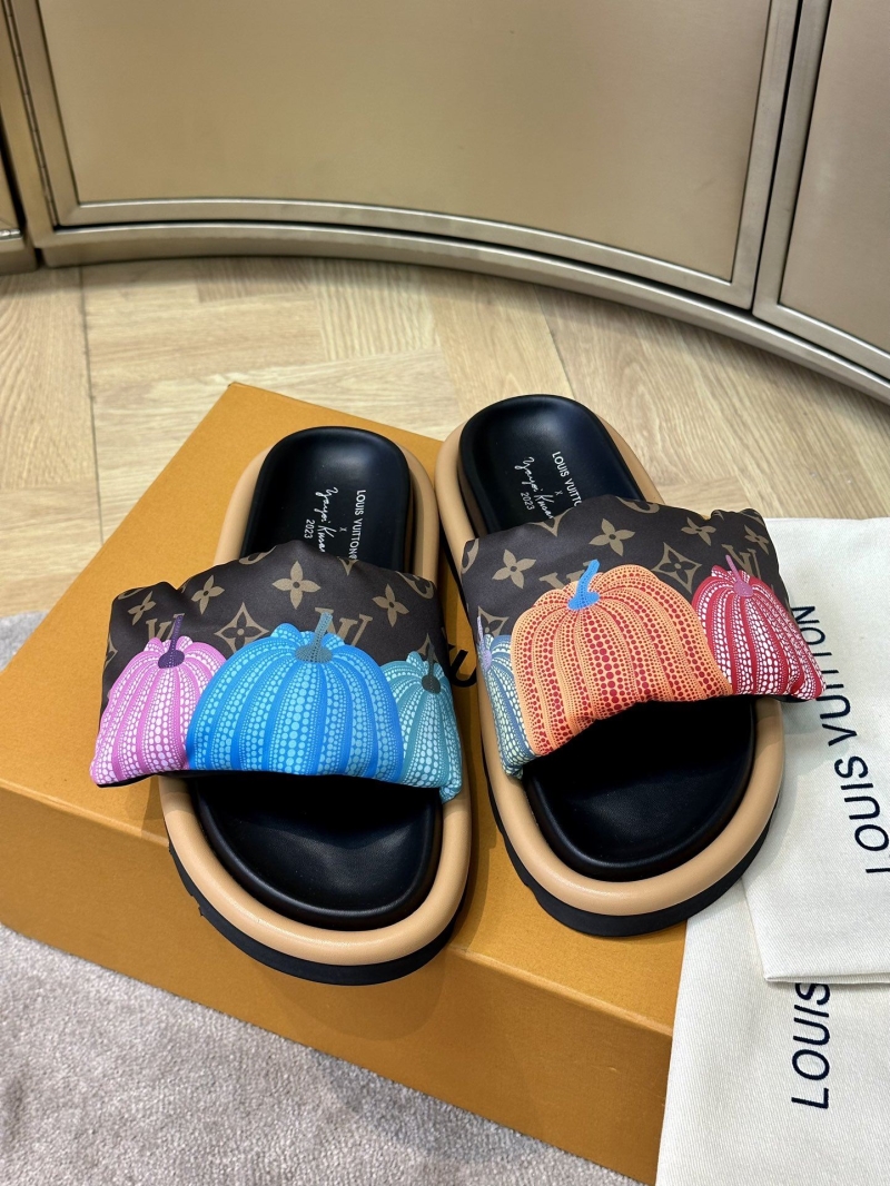 l0vis Vvtt0n slippers